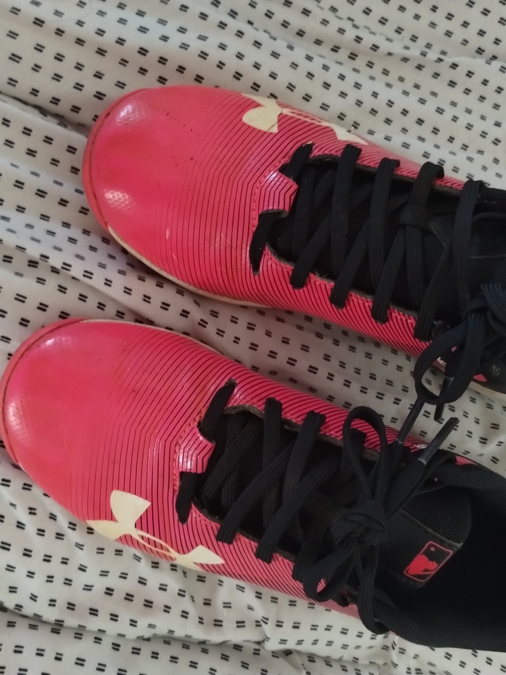 Kids Pink Athletic Cleats with Black Laces Under Armour Softball Size 1